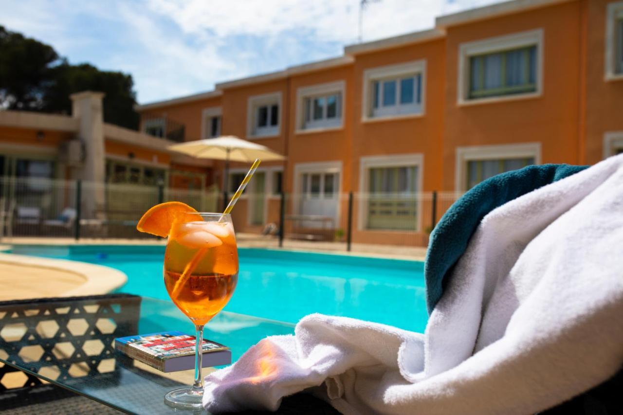 Hotel Les Rocailles Montagnac  Bagian luar foto